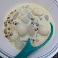 A picture of Thai Chilled Dessert Soup.