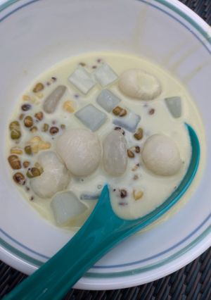 A picture of Thai Chilled Dessert Soup.