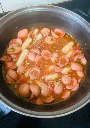 Hình của món Tokbokki làm từ cơm nguội.