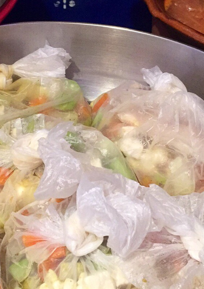 Una foto de Filete de pescado con verduras a la mantequilla