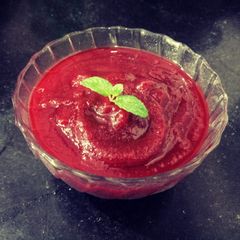 A picture of Apple and Beetroot sauce.