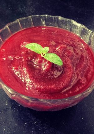 A picture of Apple and Beetroot sauce.
