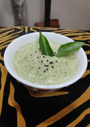 A picture of Coriander & Coconut chutney.