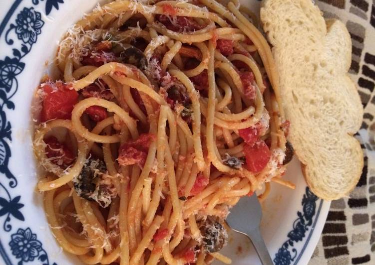 Recipe of Perfect Spaghetti alla Puttanesca