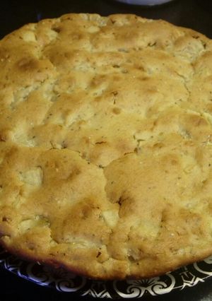 Una foto de 🍰 Torta de frutas húmeda y riquísima! 🍎🍌