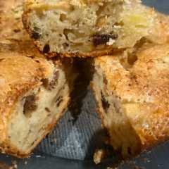 Una foto de Torta de manzana nueces y pasas 🍎