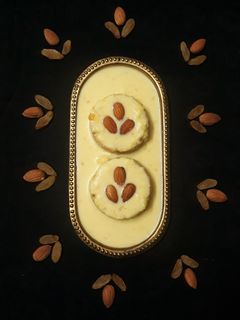 मैंगो केक रसमलाई रेसिपी मुख्य फोटो