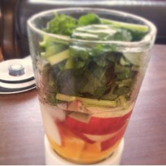 Green Smoothie with Kinako (roasted soy flour) A picture of Green Smoothie with Kinako (roasted soy flour).