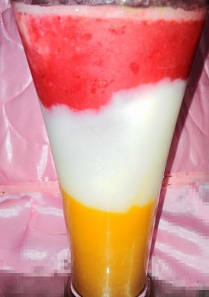 صورة لوصفة كوكتيل الطبقات 🍹🤩👌