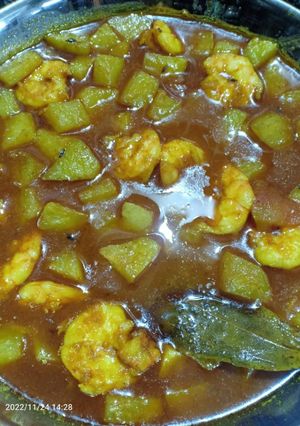 ওলকপি চিংড়ি মাছ দিয়ে (olkopi chingri mach diye recipe in Bengali) রেসিপির প্রধান ছবি
