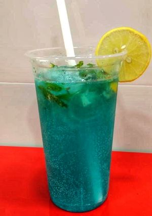 A picture of Blue Curacao Mojito.