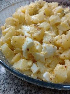Una foto de Ensalada de Papas y Huevo duro