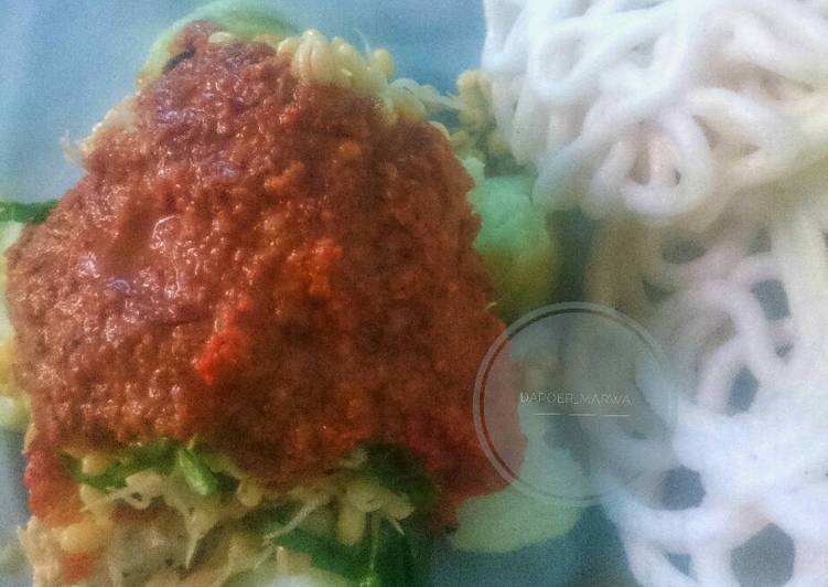 Lontong tahu telor