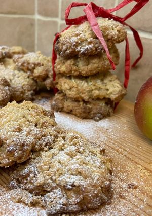 A picture of Apple crumble cookies.