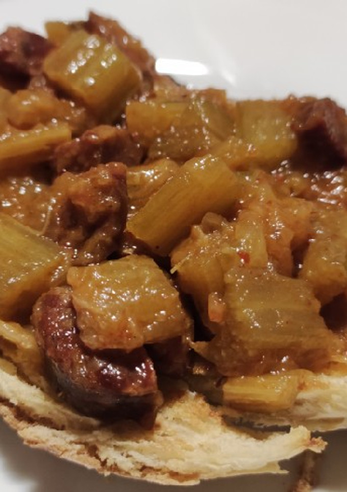 Una foto de Guiso de Cardo con salchichón🍲