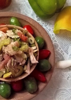 A picture of Chicken & Bell Pepper Salad.