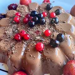 Una foto de Flan de chocolate proteico