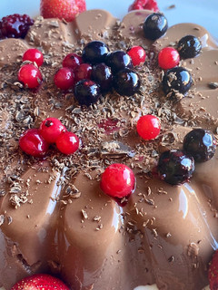 Una foto de Flan de chocolate proteico