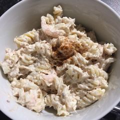 Tuna and prawn pasta salad A picture of Tuna and prawn pasta salad.