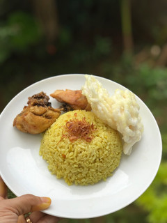 Foto resep Nasi kebuli ayam magic com instan