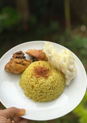 Foto resep Nasi kebuli ayam magic com instan