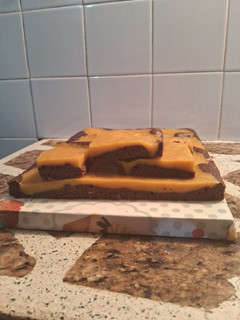 Una foto de Brownies veganos y mixtos de zapallo