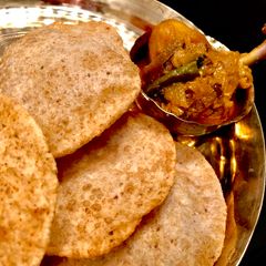 A picture of Mango Puri.