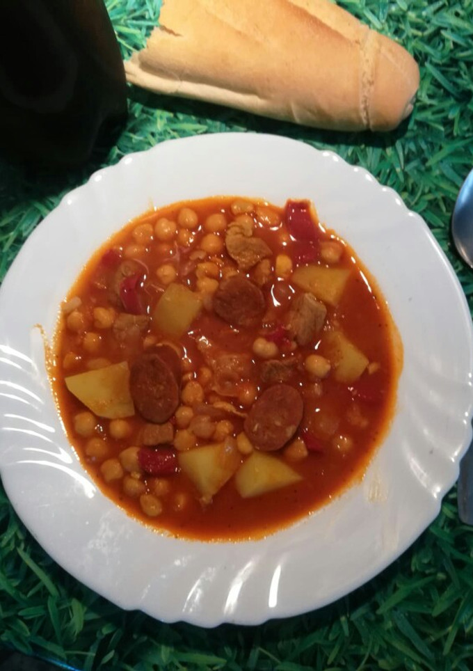 Una foto de Garbanzos con chorizo