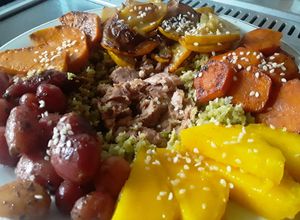 Una foto de "Poke bowl" de atún🥫 a mi manera... 🙄🥗🥙🍱😊