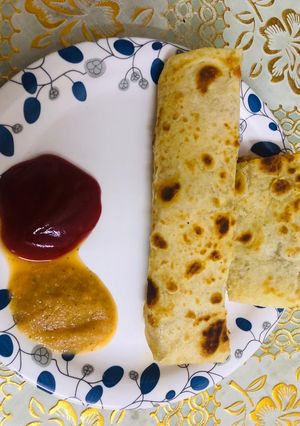 पनीर भुना रोल (Paneer Bhuna Roll recipe in hindi) रेसिपी मुख्य फोटो