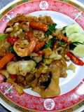 Stir-Fried Wide Rice Noodles with Mixed Seafood (Pad Kee Mao Sen Yai)