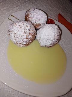 Túrófánk vaníliasodóval 🍩 recept fotója