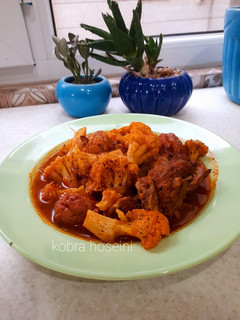 عکسی از دستور خورشت گل کلم (cauliflower stew)