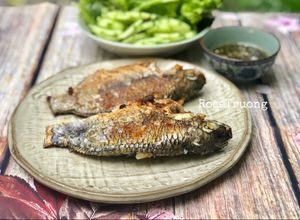 Hình của món Cá Rô Phi Chiên Mắm Ngò.