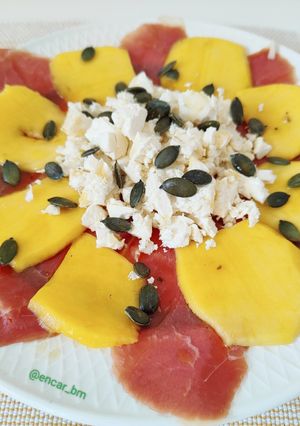 Foto principal de Jamón con mango y queso feta
