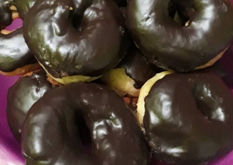 Donat topping coklat