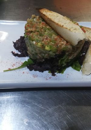 Una foto de "tartar" dos salmones