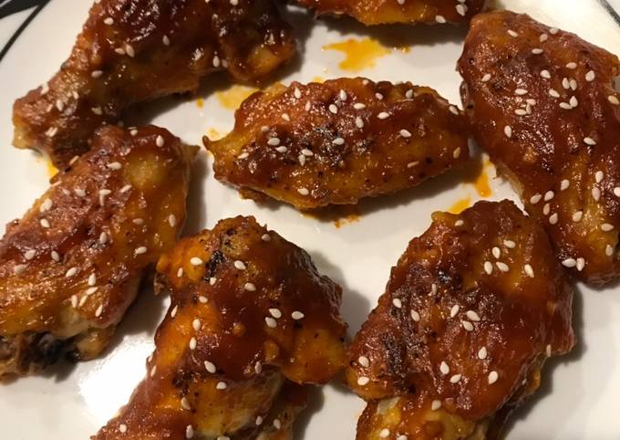 Baked Sticky Honey Garlic Sriracha Wings