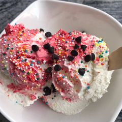 A picture of Homemade vanilla ice cream.