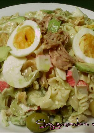 Foto principal de Ensaladilla de pasta tricolor festiva