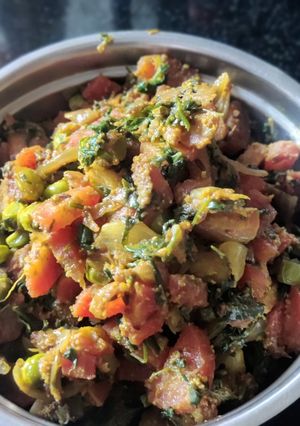 A picture of Alu gajar methi mutter.