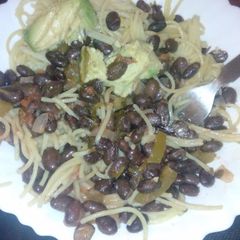A picture of Spaghetti with black beans-Njahi.