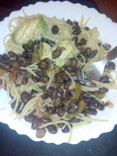 A picture of Spaghetti with black beans-Njahi.