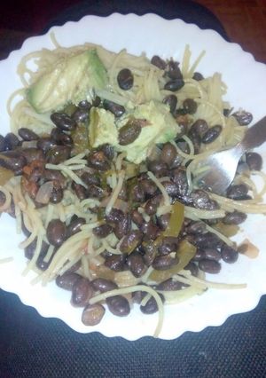 A picture of Spaghetti with black beans-Njahi.