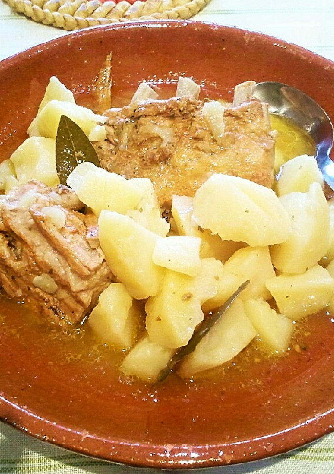 Una foto de Patatas con costilla