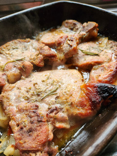 Una foto de Chuletas con miel, mostaza y romero