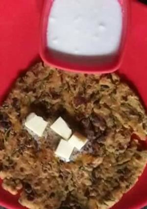 A picture of Makki ki methi wali roti.
