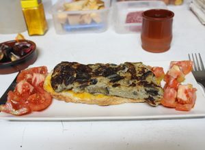 Foto principal de Tortilla cuadrada de berenjena y queso