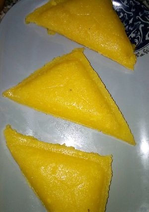 A picture of Toaster shaped Eba.