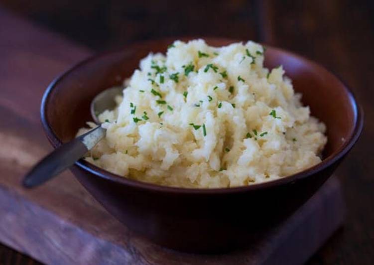 WORTH A TRY!  How to Make Mashed Cauliflower (87 calories)